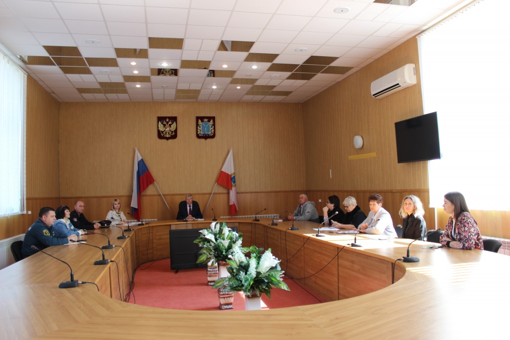 Заседание комиссии по делам несовершеннолетних и защите их прав администрации Ивантеевского муниципального района